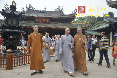 天心永乐禅寺住持泽道法师陪同台湾十方禅林住持首愚法师一行参访厦门